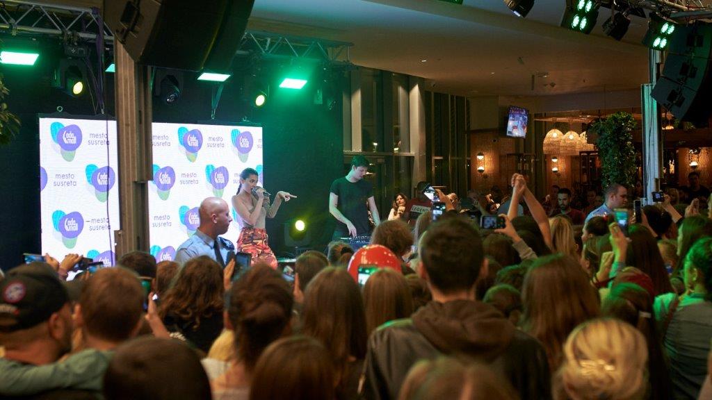 PARTY SA SAROM JO I TRKA ZA SELFIE U ADA MALL-u