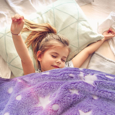 Purple Unicorn Blanket  – Lila ćebe sa svetlećim jednorozima i zvezdama
