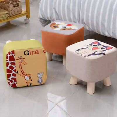 Tabure sa drvenim nogarama - PANDA U TRKU