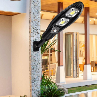 Solarni LED reflektor za spoljašnju upotrebu