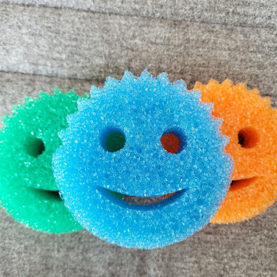 Magični sunđer za čišćenje - uklanja tvrdokorne fleke