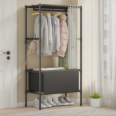 Sklopivi ormar sa zavesom – praktičan i kompaktan