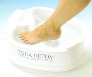 Aqua detox + GRATIS lakiranje noktiju na rukama i nogama