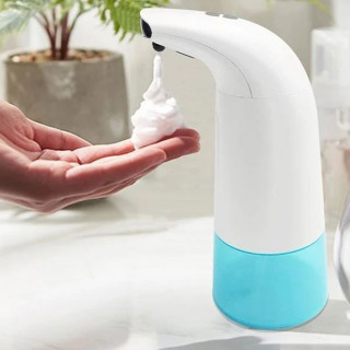 Dozer za tečni sapun na senzor koji pravi penu