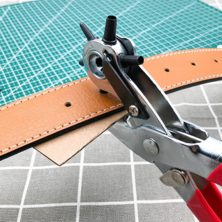 Belt puncher – Sprava za bušenje rupa na kaišu