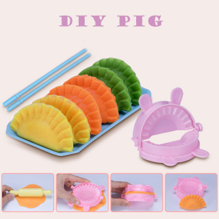 Pig noodle maker - prasence koje pravi nudle od plastelina 