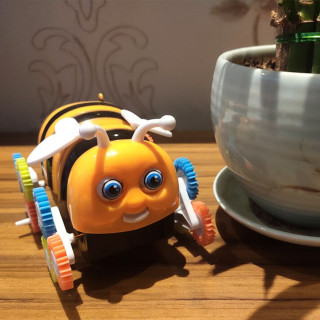 FUNNY Bee - Okretna pčelica sa 12 točkića