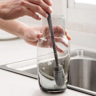 Praktična četka za temeljno čišćenje flaša i čaša