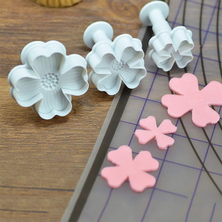 Cookie cutter – 3 u 1 cvetne modle za testo