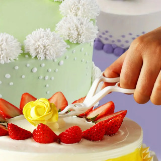 Hvataljka za ružice - makaze za lakše ukrašavanje torti