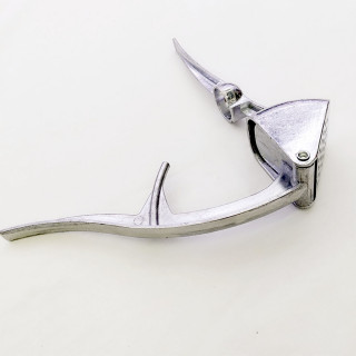 Garlic press - metalna presa za beli luk