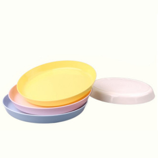 Plastični tanjir u pastelnim bojama