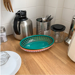 Retro plastična korpa za posluživanje hrane