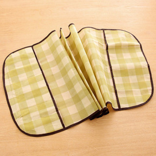 Multiple-use dust cover - Univerzalni prekrivač sa džepovima