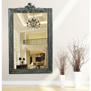 Zidno ogledalo sa ramom u baroknom stilu