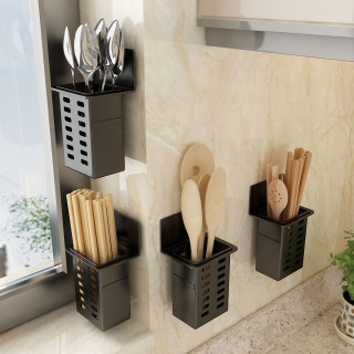 Minimalistička zidna polica za savršen red