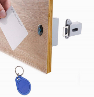 Smart locker - Sistem za bezbedno čuvanje stvari