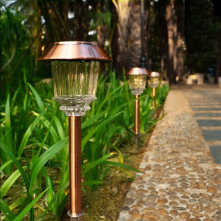 Dvorišna solarna lampa sa jakim zracima