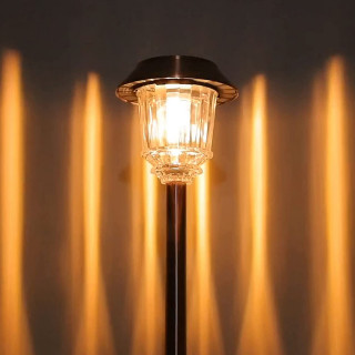 Dvorišna solarna lampa sa jakim zracima
