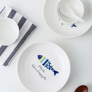 Happy Sea Life - porcelanski set tanjira i činija sa kašikama u poklon pakovanju