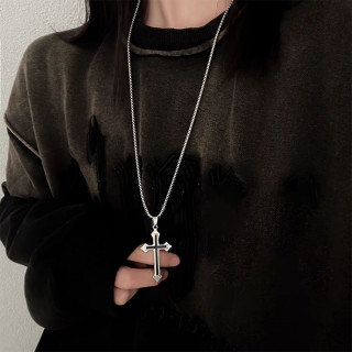 Black Cross - Ogrlica sa priveskom  krsta 