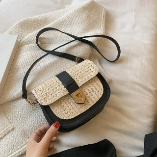 Pletena mini torbica boho izgleda