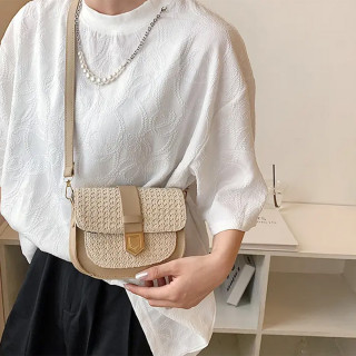 Pletena mini torbica boho izgleda