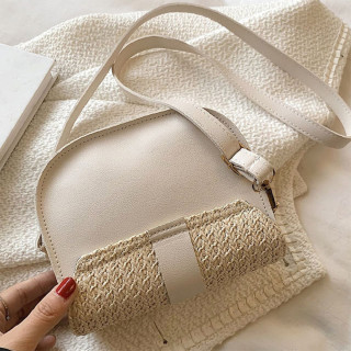 Pletena mini torbica boho izgleda