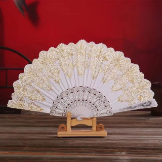 Elegantna bela lepeza - osveženje protiv letnje vreline