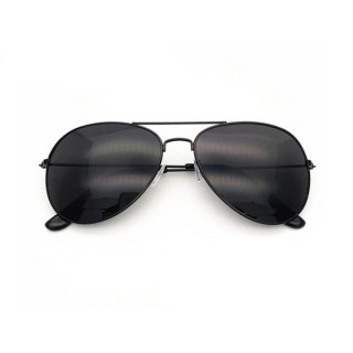 Crne naočare za zaštitu od sunca sa tankim ramom