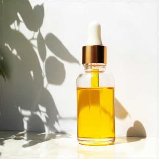 Prirodno ulje za negu kože sklonе strijama