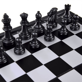 Sklopivi magnetni šah - trenira vijuge, razvija um