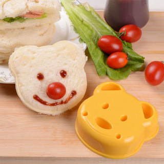 Tost rezač hleba-sendviča u obliku mede