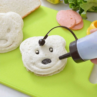 Tost rezač hleba-sendviča u obliku mede