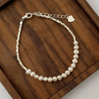 Silver and pearls - narukvica sa bisernim i srebrnim nizom