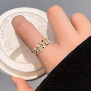 Golden Leaf Elegance - prsten sa listićima u zlatnoj boji