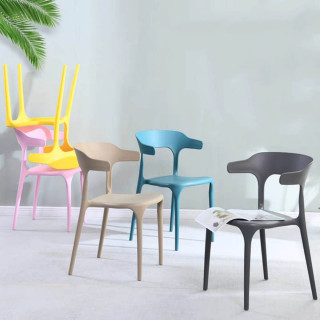 Pastelne stolice vrhunskog dizajna za za trpezariju ili terasu - BEŽ