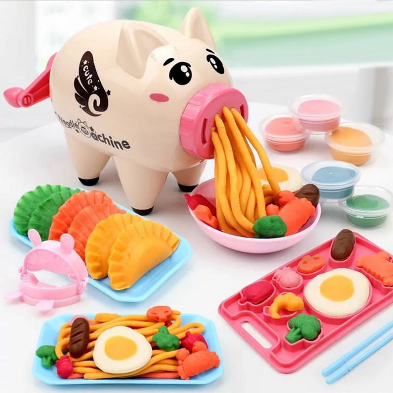 Pig noodle maker - prasence koje pravi nudle od plastelina 