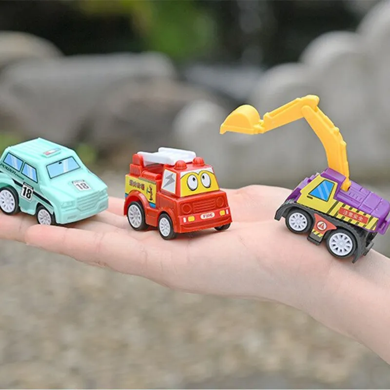 Set mini vozila za decu - u poklon setu