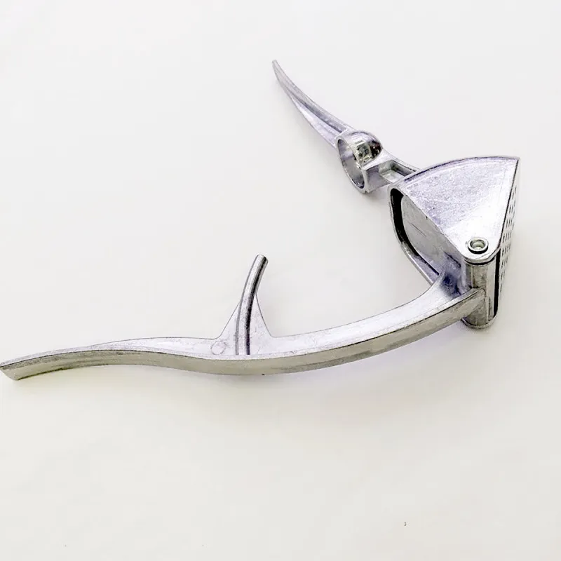 Garlic press - metalna presa za beli luk