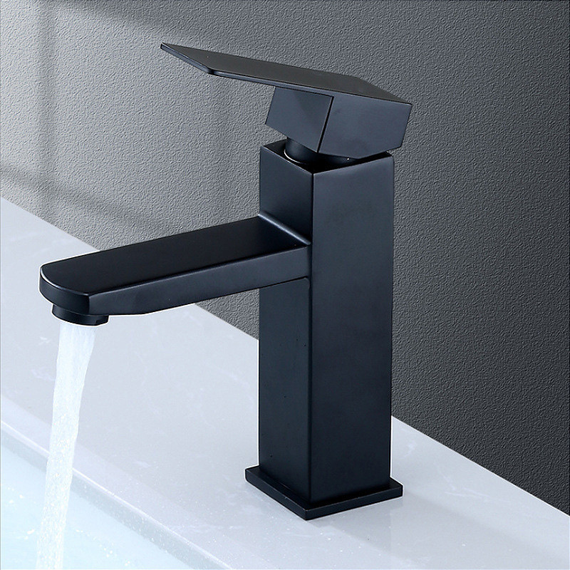 Elegantna crna slavina - baterija za lavabo