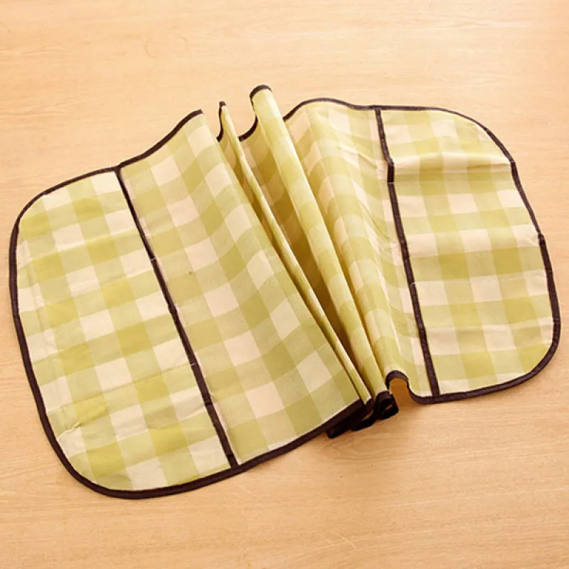 Multiple-use dust cover - Univerzalni prekrivač sa džepovima