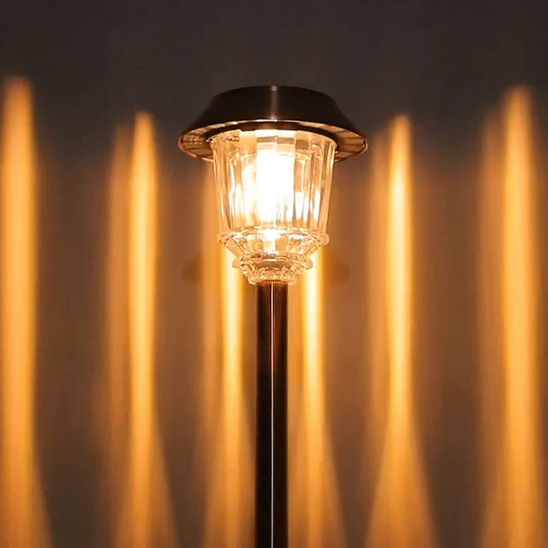 Dvorišna solarna lampa sa jakim zracima