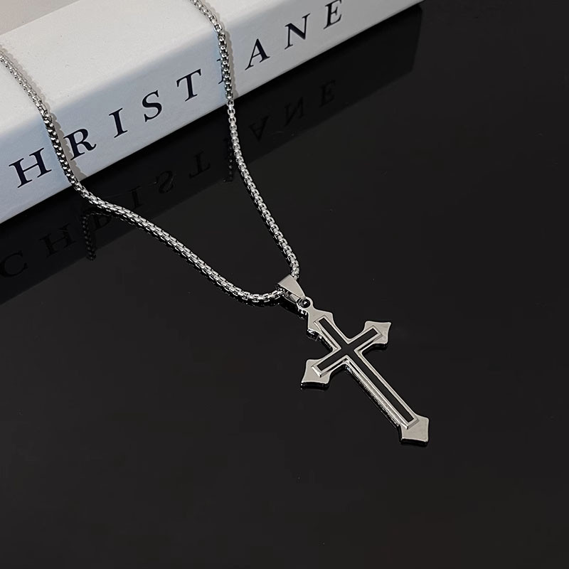 Black Cross - Ogrlica sa priveskom  krsta 