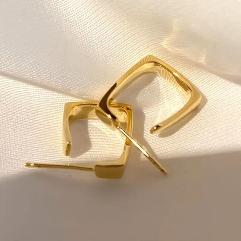 Elegantne minđuše za dame - Zlatni kvadrat