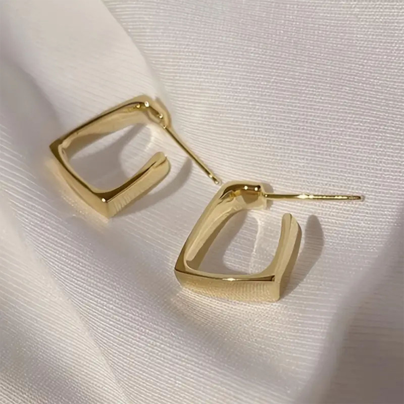 Elegantne minđuše za dame - Zlatni kvadrat