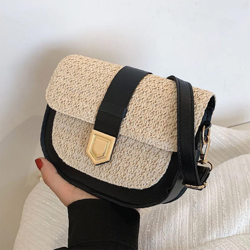 Pletena mini torbica boho izgleda