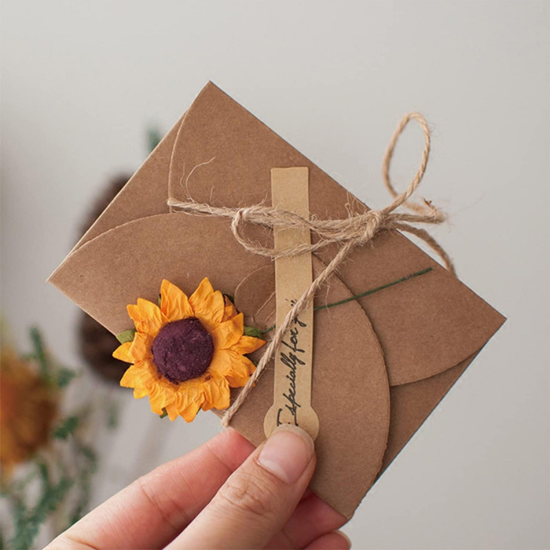 Retro koverta sa cvetom suncokreta 