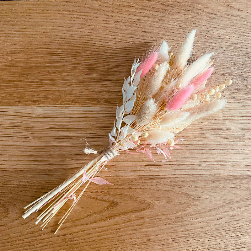 Dekorativni pink buket pampasa