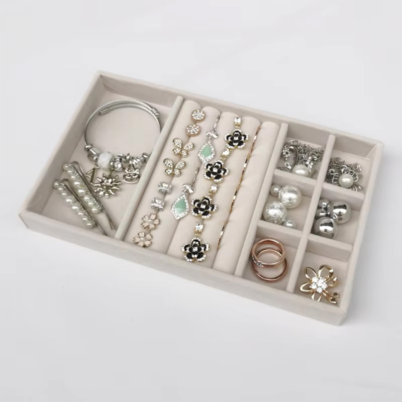 Decor Mix - Plišana kutija za nakit sa 3 različite pregrade